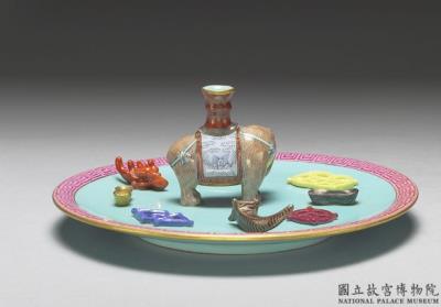 图片[3]-Elephant-shaped incense stick holder in famille rose on a green ground, Qing dynasty, Qianlong reign (1736-1795)-China Archive
